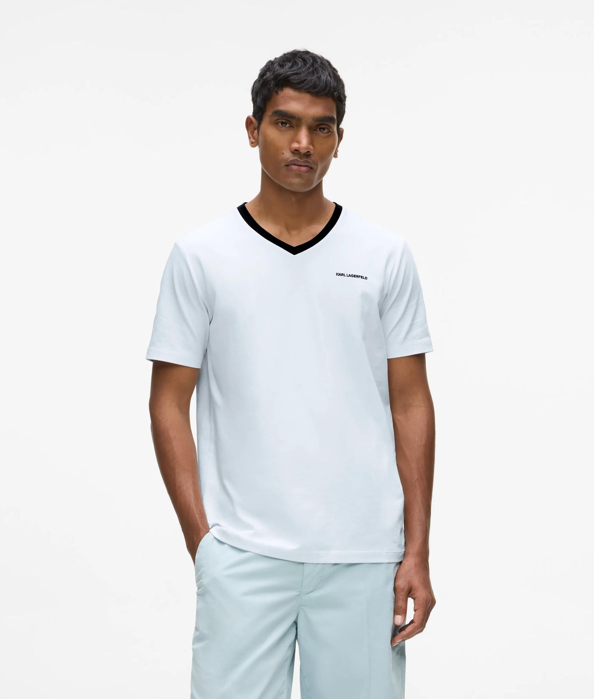 Contrast V-neck T-shirt