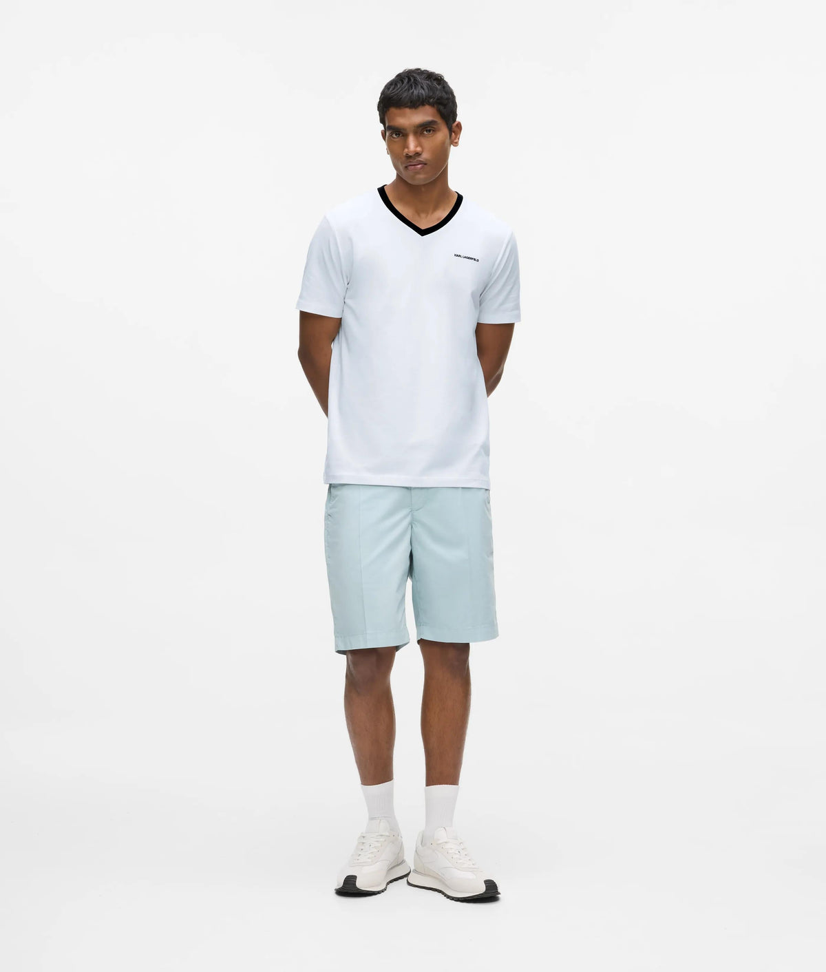 Contrast V-neck T-shirt